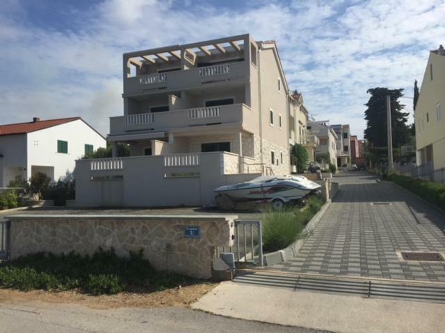 Apartmani Irina Vodice Exterior foto